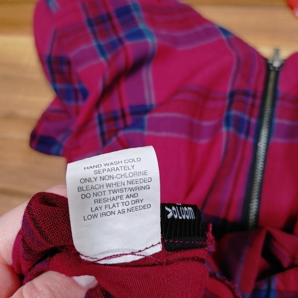 Volcom Red Plaid Lightweight Scoop Neck Mini Dress Size Medium - Picture 10 of 15